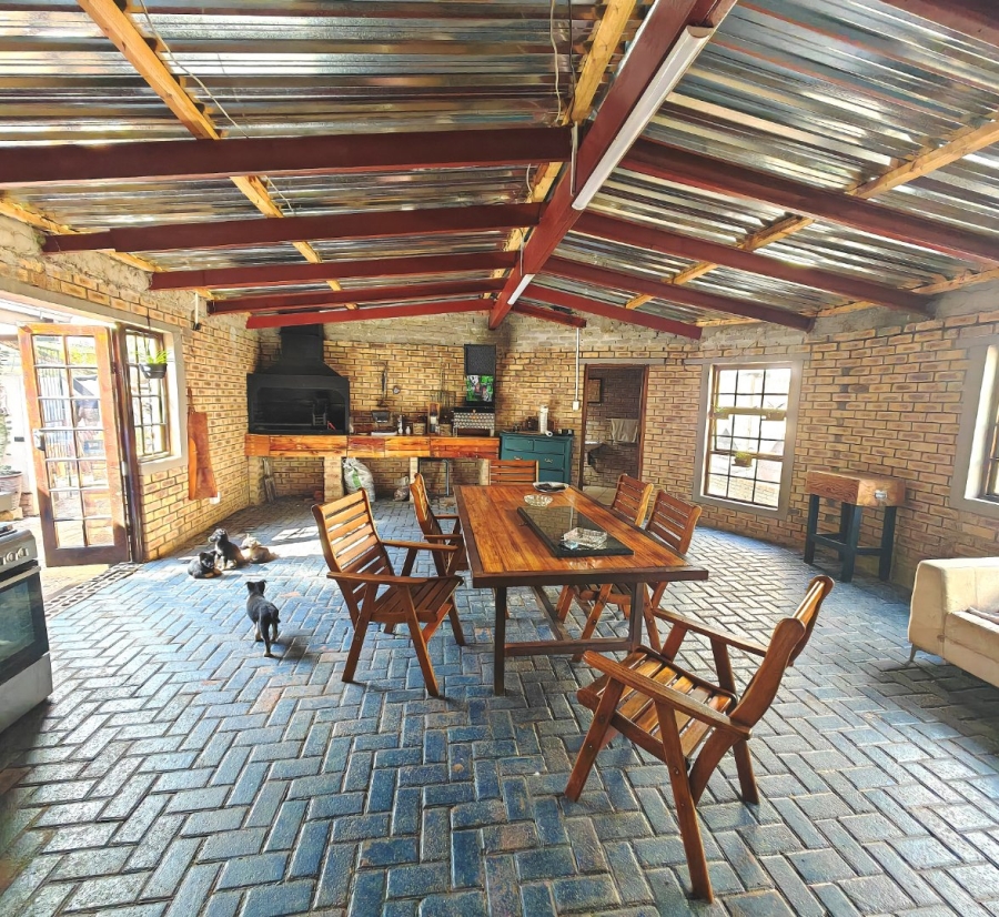 4 Bedroom Property for Sale in Uitsig Free State
